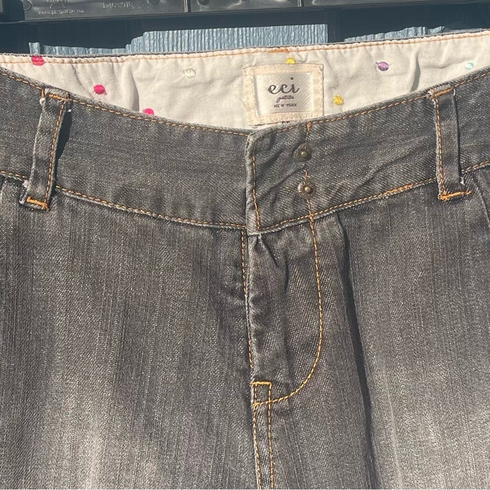 ECI Gray Straight Leg Jeans Versatile Style